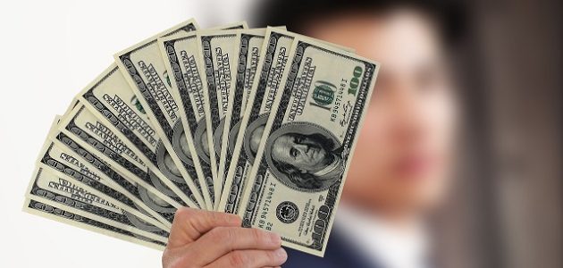 أحسن بلد تعمل فيها فلوس