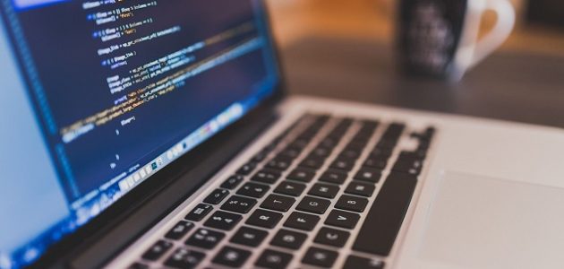 الفرق بين تخصصات الحاسب الآلي