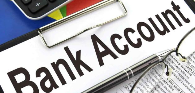 السن القانوني لفتح حساب بنكي