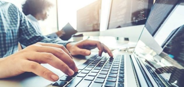 أفضل 17 فكرة تجارية متعلقة بالإنترنت والتكنولوجيا