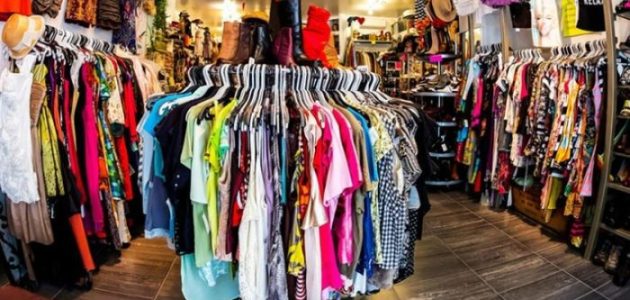 تجارة الملابس بالجملة في دبي