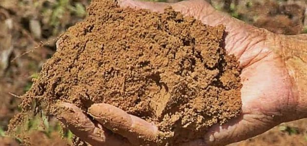 أنواع الطين وتعريفه ومكوناته وأهميته