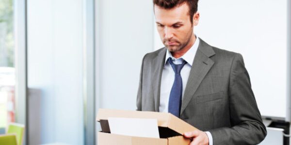 إنهاء خدمات موظف القطاع الخاص