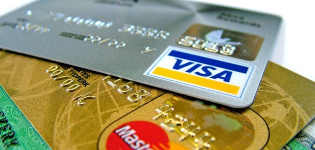 كيفية عمل بطاقة ائتمان خاصة بك