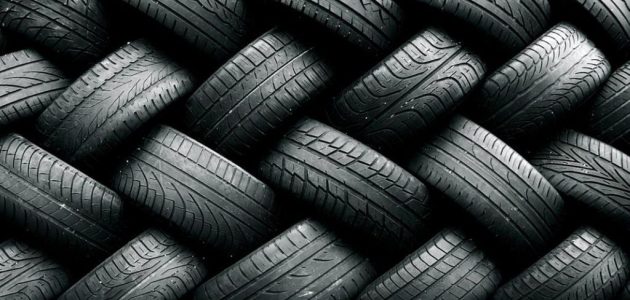من أي مادة تصنع إطارات السيارات؟