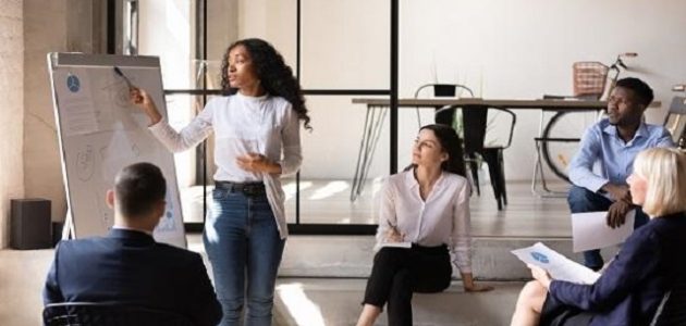 هل تخصص إدارة الأعمال صعب