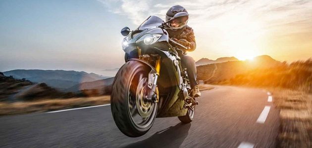 هل يجوز قيادة دراجة نارية برخصة خاصة