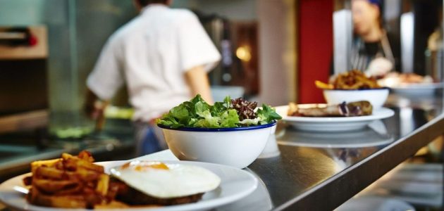 رواتب عمال المطاعم في الإمارات