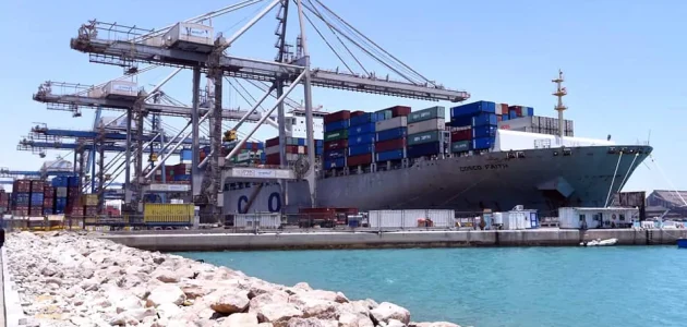 «اقتصادية قناة السويس» تبحث مع وفد وزارة التجارة والصناعة الإندونيسى التعاون المشترك