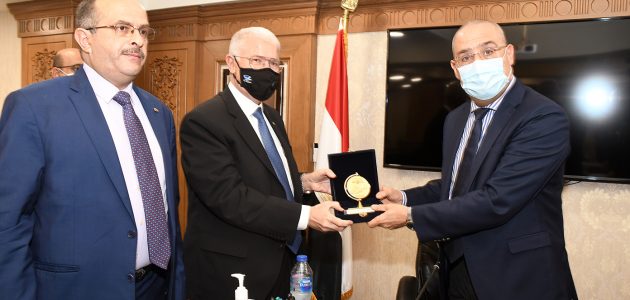 المشرف على مكتب وزير الإسكان يترأس اجتماع وحدة إدارة الاستثمار ودعم المستثمرين