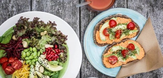 العلاقة مع العملاء في مشروع فتح مطعم