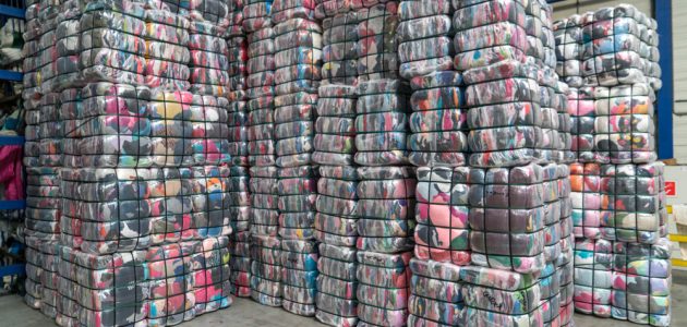 استيراد ملابس من الصين