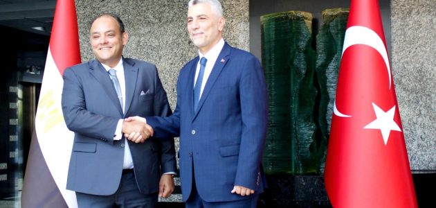 وزير التجارة ونظيره التركي يبحثان سبل تنمية وتطوير العلاقات الاقتصادية بين البلدين