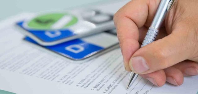 تمديد تأشيرة الزيارة في الإمارات