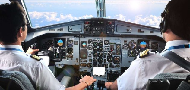 راتب الطيار في الامارات