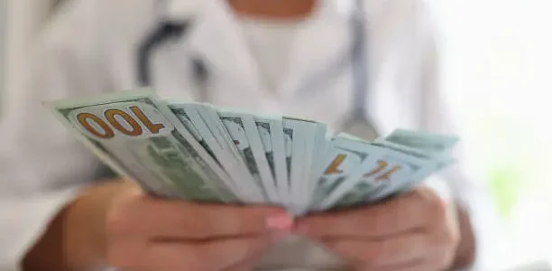 رواتب الأطباء في أمريكا