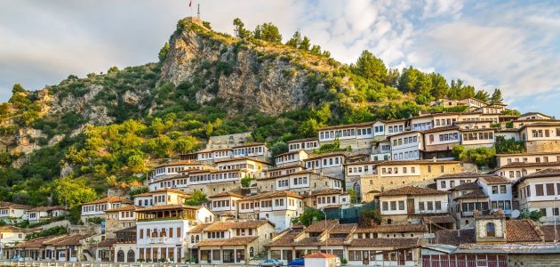 الحياة والعمل في ألبانيا