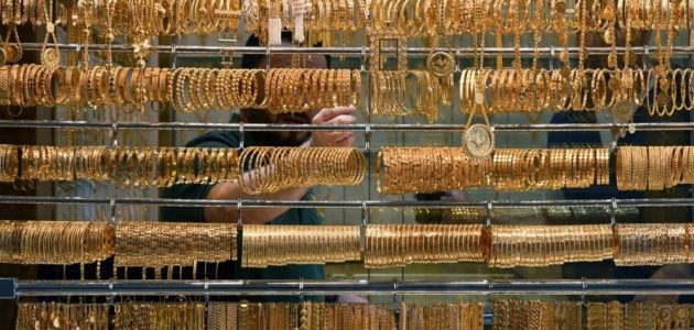 أسعار الذهب تصل لأعلى مستوياتها في 3 أسابيع في السعودية