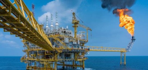 احتياطيات النفط والغاز في أمريكا تسجل أول تراجع لها منذ 3 سنوات