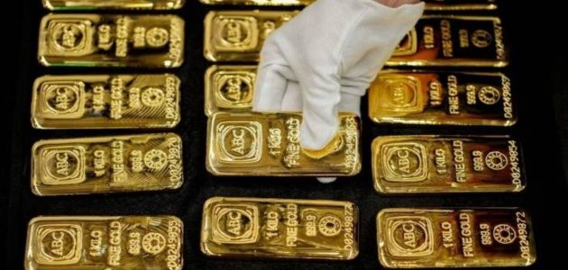 ارتفاع سعر الذهب بنسبة 1% بفعل تراجع الدولار وإعلانات الرسوم الأمريكية
