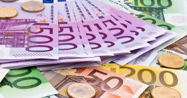 اليورو يشهد تراجعًا ملحوظًا في تعاملات البنوك اليوم الأحد 13 يوليو 2025