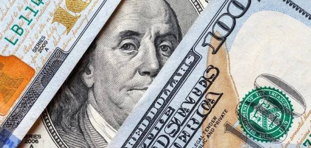 تراجع الدولار وارتفاع الإسترليني بعد صدور بيانات التضخم الجديدة