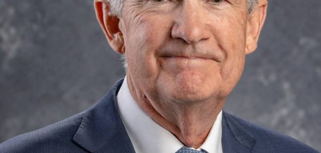 ترمب يحذر من تكاليف تريليونية نتيجة سياسات رئيس الفيدرالي