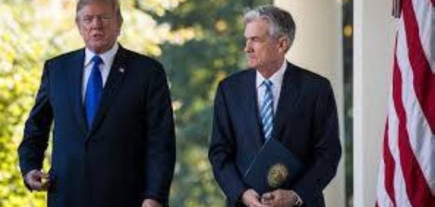 رئيس الفيدرالي الأمريكي يلوح بإمكانية مغادرته قريباً وسط تساؤلات اقتصادية هامة