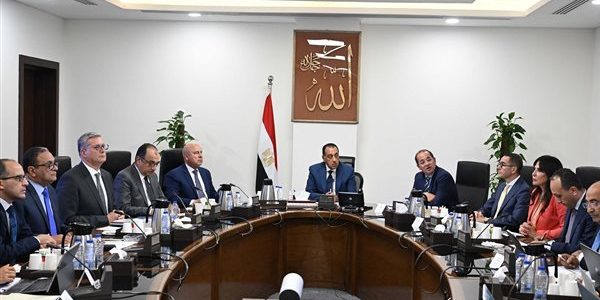 رئيس الوزراء يكشف عن فرص استثمارية واعدة في مفاوضات مع دول الخليج