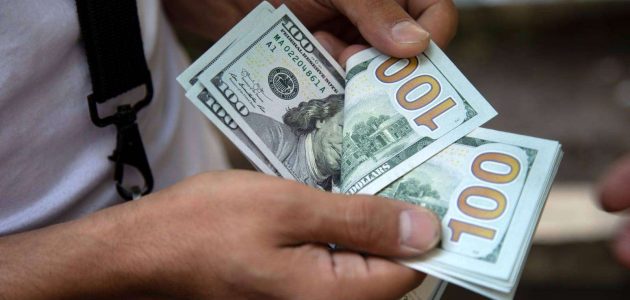 سعر الدولار مقابل الجنيه في البنوك مع بداية تعاملات الاثنين: آخر المستجدات