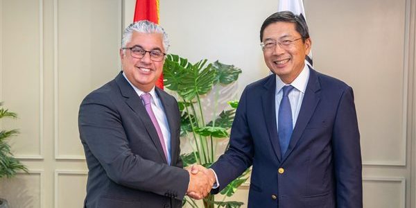 قناة السويس تستكشف فرص التعاون مع الشركات السنغافورية في إدارة وتشغيل الموانئ