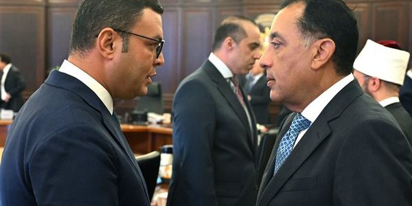 مصر تعلن عن تخصيص أراضٍ في 4 محافظات لإنشاء محطات لتحلية مياه البحر لتعزيز الأمن المائي