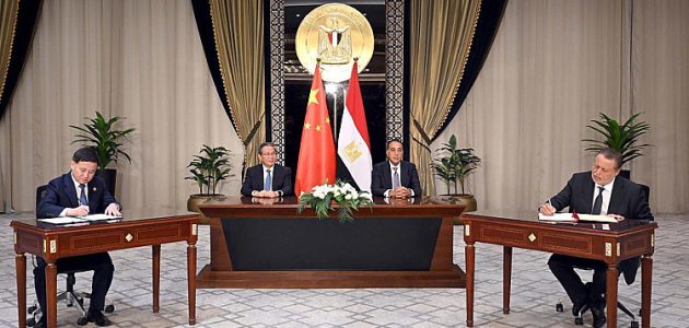 مصر والصين تعززان العلاقات المصرفية من خلال التعامل بالعملات المحلية