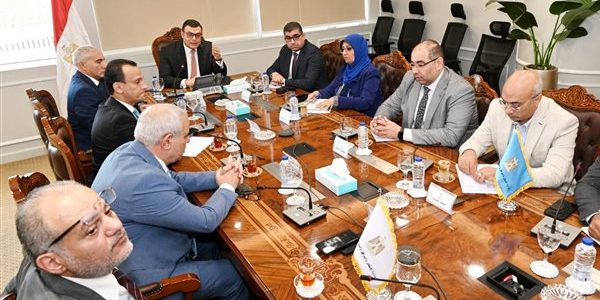 وزير الإسكان يعزز الحملات الترويجية لمشروعات المجتمعات العمرانية لدفع عجلة التنمية الاقتصادية