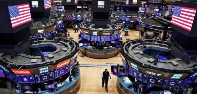 وول ستريت تتنفس الصعداء بعد تعديل موعد الرسوم: ماذا يعني ذلك للأسواق؟