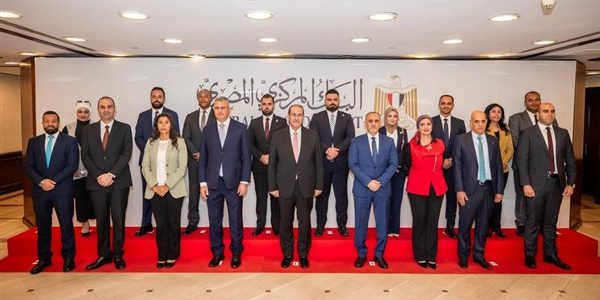 البنك المركزي المصري يستعرض آفاق التعاون الاقتصادي مع نظيره العراقي