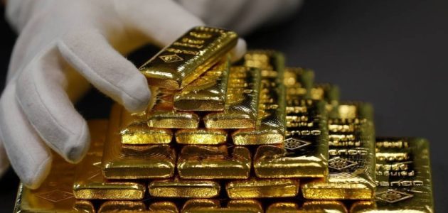 تراجع أسعار الذهب في ظل ارتفاع الدولار وتأثيره على السوق السعودي