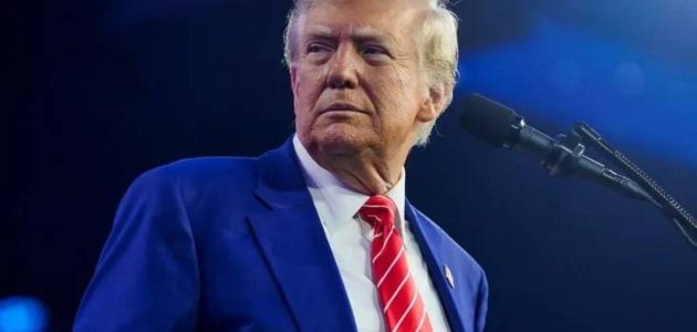 ترمب يهدد بفرض رسوم جمركية على مستوردي النفط الروسي في خطوة قد تؤثر على السوق العالمية