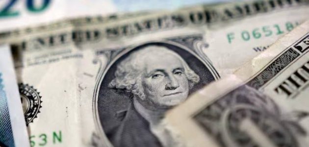 تعافي الدولار جزئياً بعد تقرير الوظائف الأمريكي وإقالة مسؤولة في الأسواق المالية
