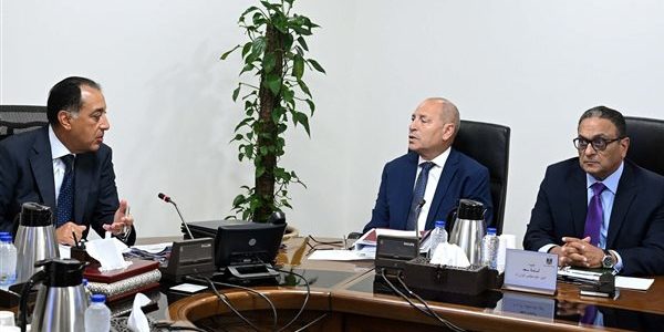 رئيس الوزراء يوجه بحصر أراضي كورنيش النيل لطرحها كفرص استثمارية جديدة